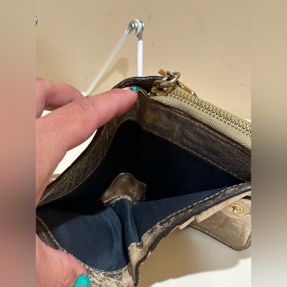 Chloe Leather Bifold Zip Wallet - Picture 9 of 9